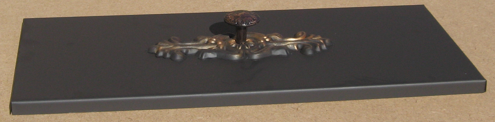 Мангал - Крышка для мангала с декорат.накладкой (300х710х10)